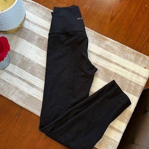 Size small worn once womens workout leggings